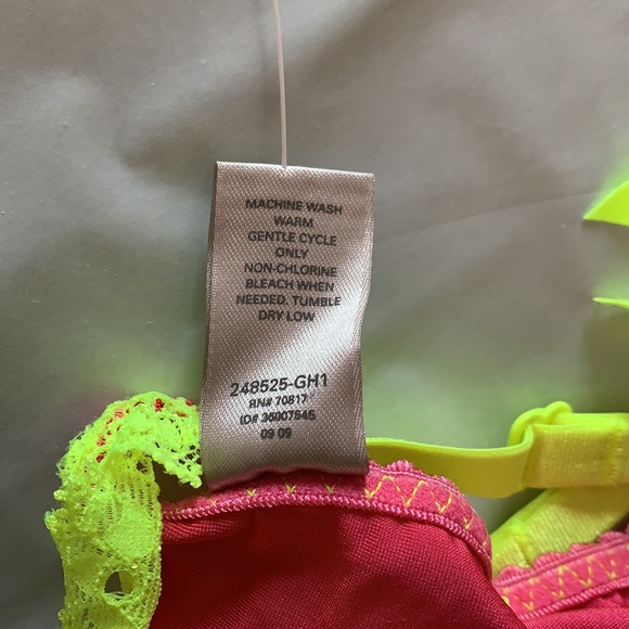 Victoria’s Secret Garter Belt - Picture 4 of 5